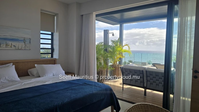 Magnifique penthouse en duplex avec vue panoramique sur l'océan – 3 chambres + bureau – Pointe aux Canonniers