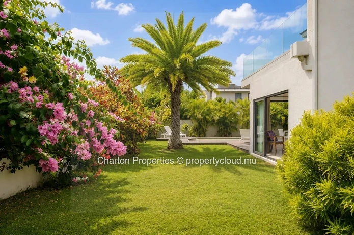 Villa meublée de 4 chambres avec piscine à quelques pas de la plage de Trou aux Biches