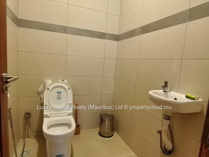 Villa Familiale de Luxe 4 Chambres avec Piscine Privée à Vale | Charges Incluses | Proche de Northfields Internationa...