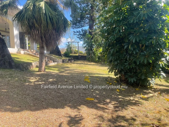 Spacious 4-bedroom furnished family house in the heart of Floreal