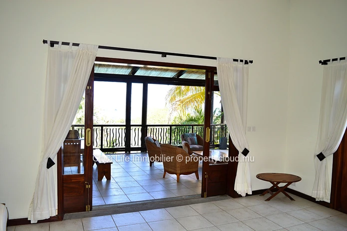 Charmante Maison Familiale avec Piscine et Vue Magnifique
