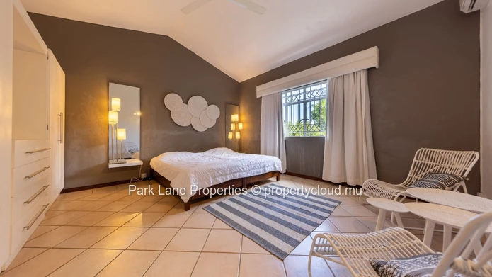 Maison élégante avec piscine