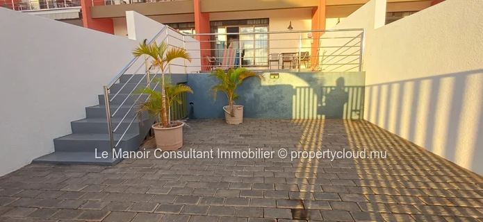 3-bedroom triplex with sea and mountain views - Sold furnished and equipped