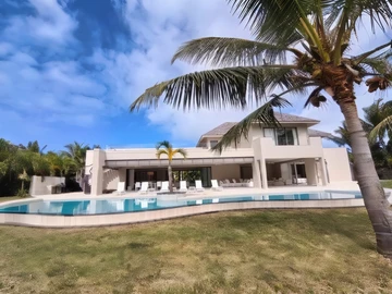5 Bedroom Villa