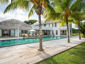 5 Bedroom Villa