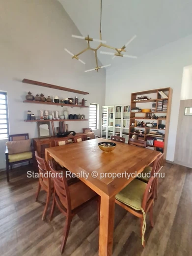 À Louer – Villa 3 Chambres à Balaclava | Rs 120,000 / mois (négociable)