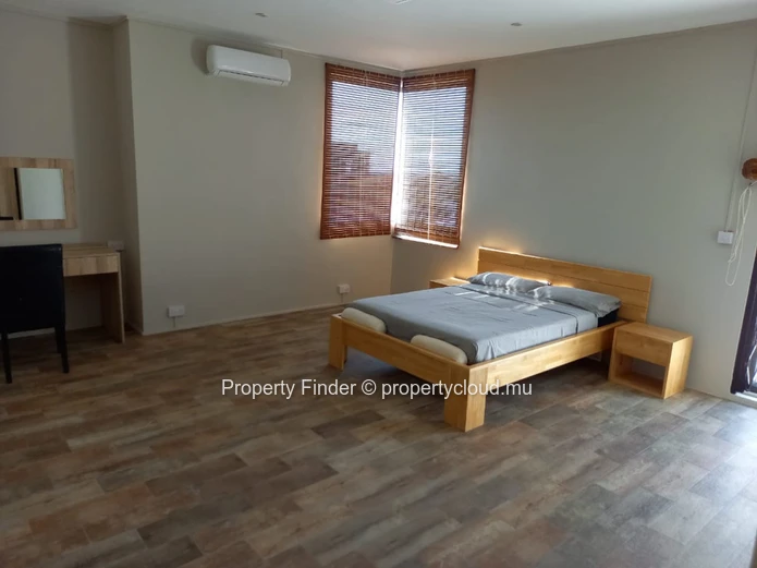 Modern 5 bedrooms house for sale