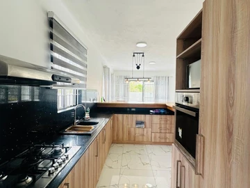 4 Bedroom Villa