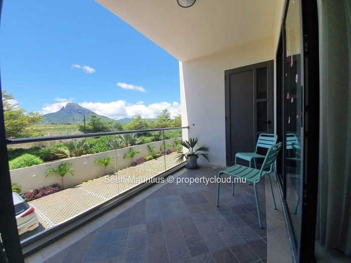Superb 3-Bedroom 1st Floor Apartment in a Prime Location