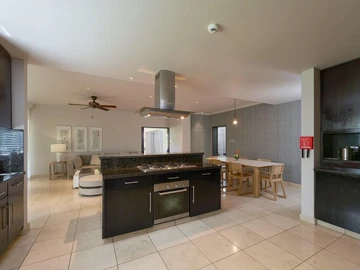 4 Bedroom Villa