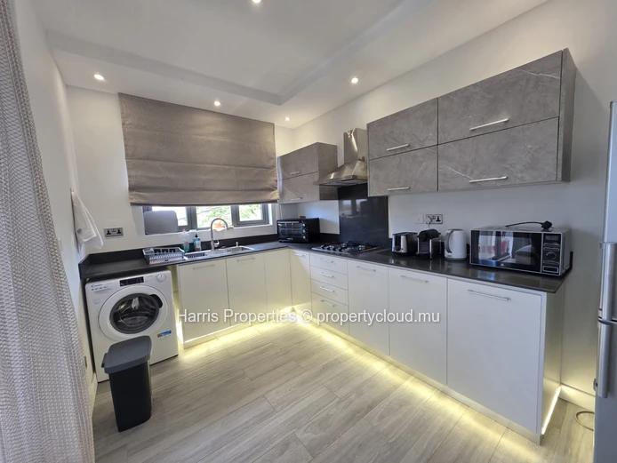 Exquisitely furnished and luxurious apartment for sale in Pereybere