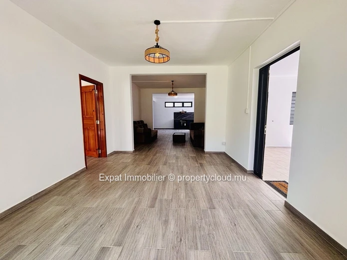 120M² Two-Bedroom Single-Storey House, Pets Welcome – Grand Gaube