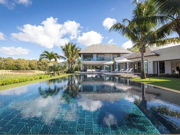 5 Bedroom Villa