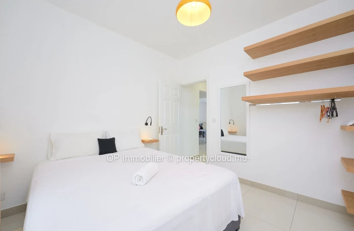 Stunning G+2 Apartment in Péreybère with Communal Pool, Fully Furnished and Equipped - Sea Access, Close to Amenities...