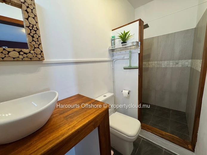 Maison Entièrement Meublée de 3 Chambres avec Piscine Privée & Parking