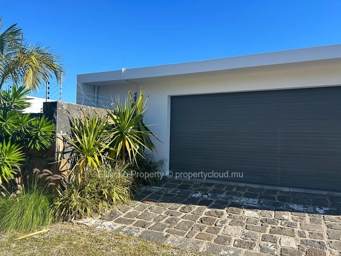 Stunning 3-Bedroom Villa for Rent in a Secure Gated Residence