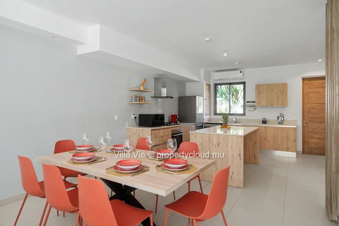 Calodyne - Duplex de 3 chambres avec piscine en bord de mer