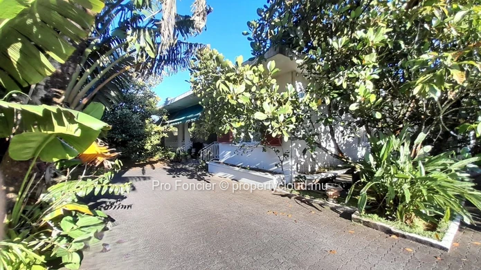 House for sale in Forest-Side- Single-Storey character house on a large 1397m2 plot.