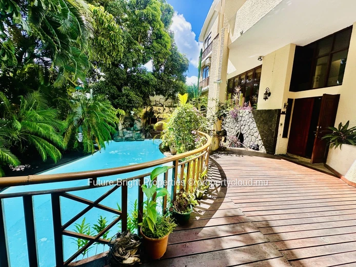 Spacieuse Maison Familiale De Style Rustique Avec Piscine À Louer – Rose Hill