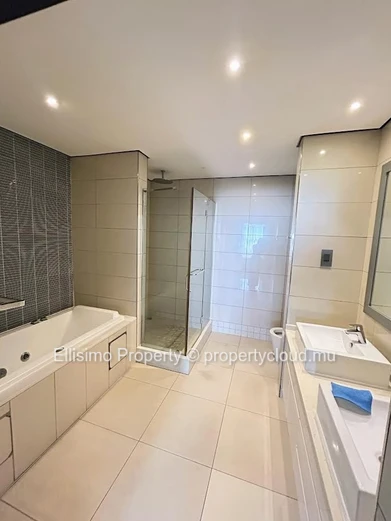 À Louer – Appartement Moderne de 3 Chambres à La Croisette, Grand Baie