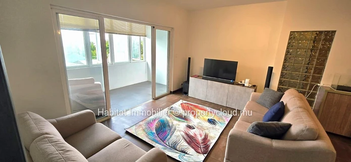 To rent: Apartment of 146 m² in Floréal