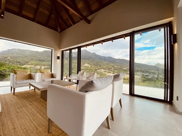 5 Bedroom Villa