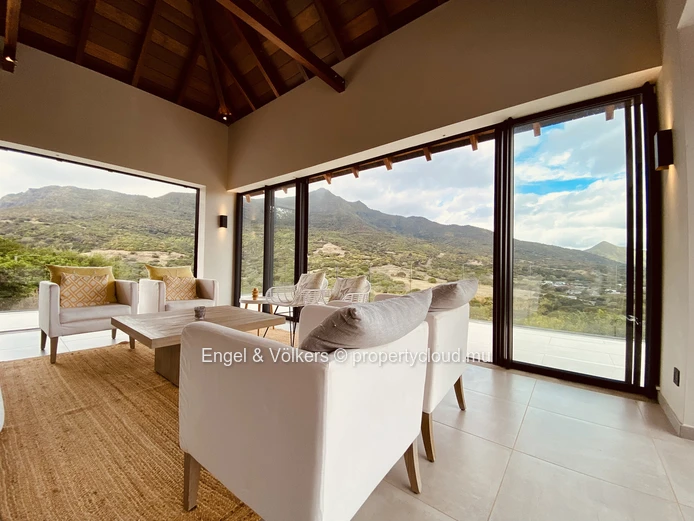 Extraordinary Villa in Petite Riviere Noire