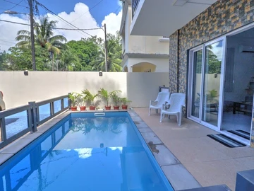 Apartment with private pool