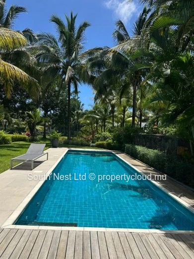 3-bed semi-detached villa in an exceptional prestigious estate. 