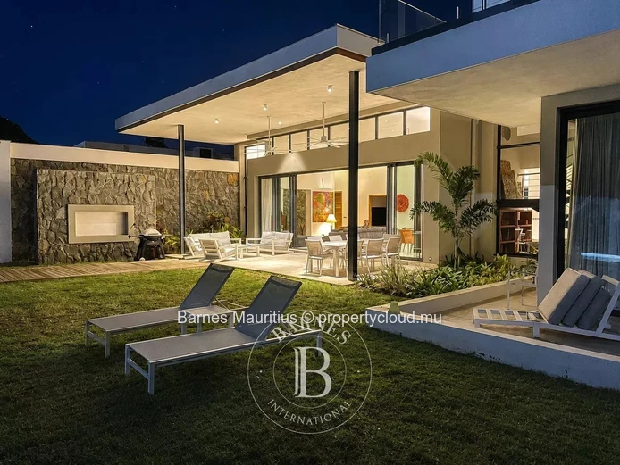 Tamarin - Exceptional Villa - 5 bedrooms en suite