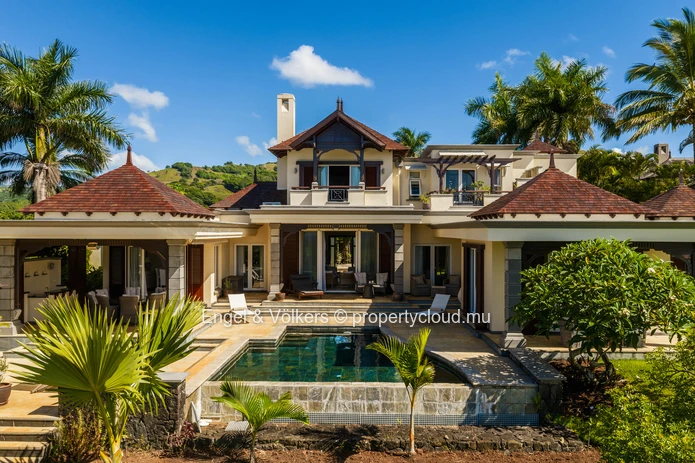 Tranquil Estate Living with Ocean Views