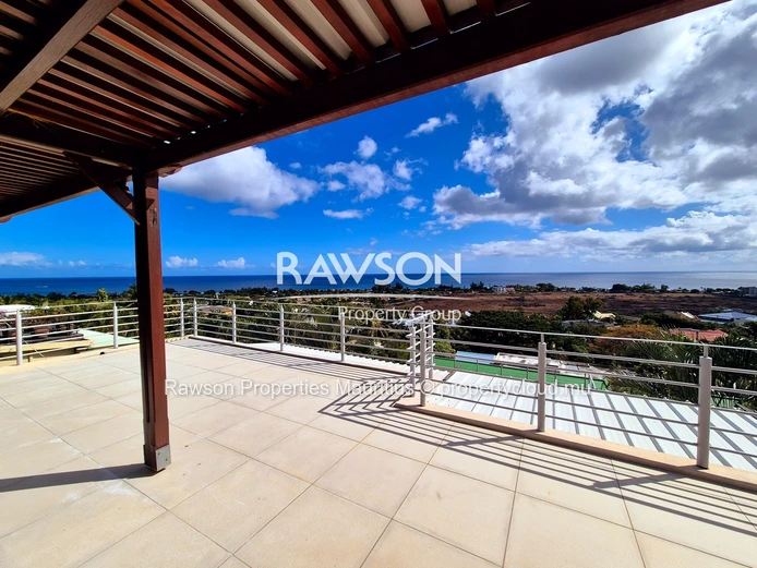 Duplex de luxe 3 chambres à louer à Tamarin | Vue mer et montagne | 200 m² spacieux