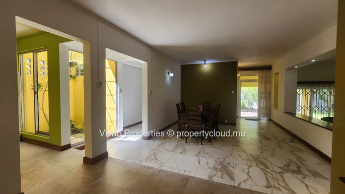 Maison meublée de 5 chambres à louer à Beau Bassin