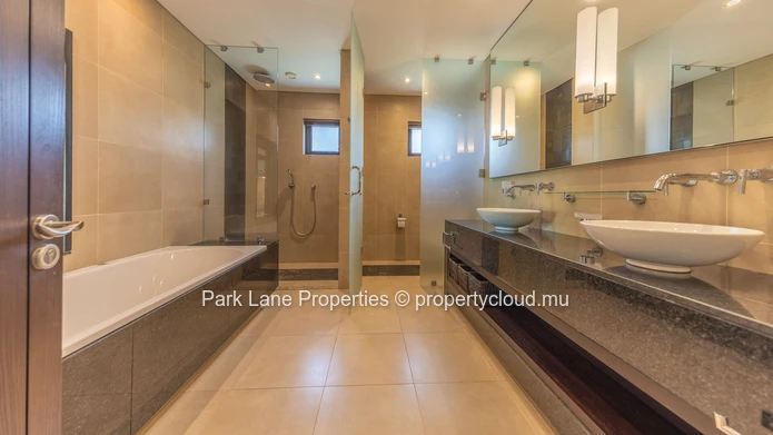 Appartement au rez-de-chaussée idéalement situé avec vue sur le parcours de golf