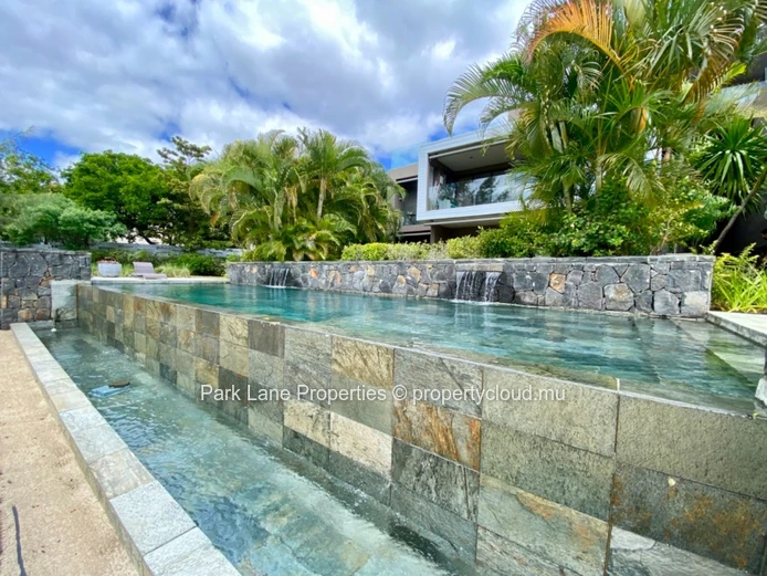 Bel appartement moderne pieds dans l'eau