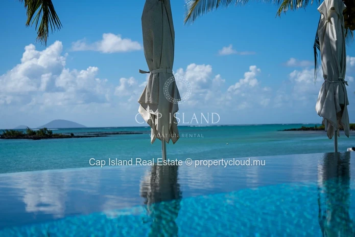 Cap Malheureux - Apartment with lagoon view, 30 meters from its private beach