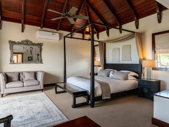 4 Bedroom Villa