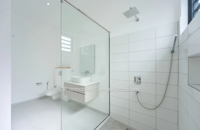 Maison 4 chambres avec piscine à vendre à Grand Baie