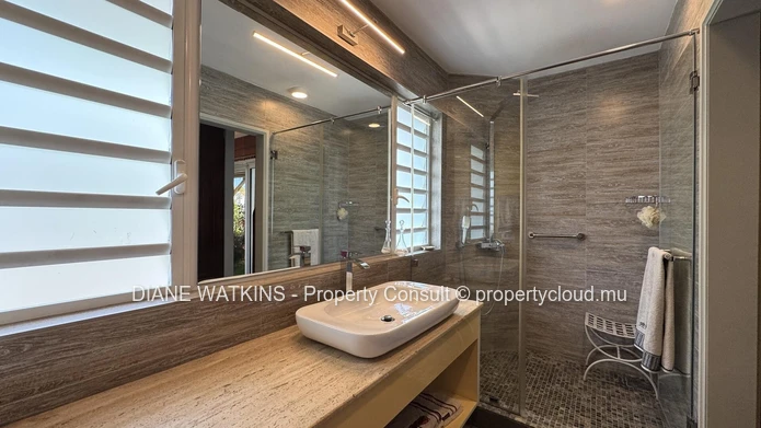 Exceptional Private Residence in La Preneuse with Panoramic Sea Views and Private Pool