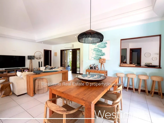TAMARIN - Villa for sale in Tamarina on golf course with pool and garden