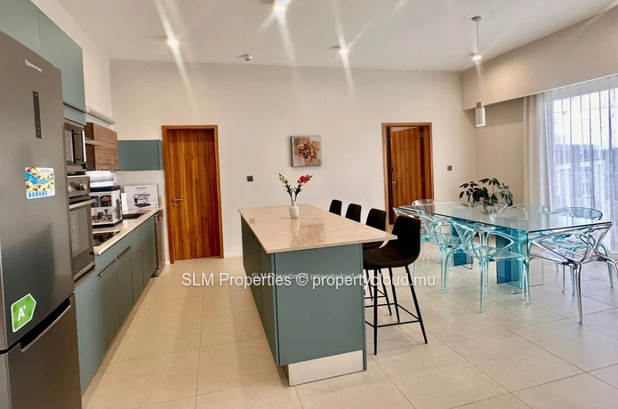 Moka- Elegant and Modern 3 bedroom Penthouse with panoramic views