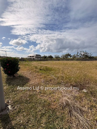 Terrain résidentiel de 829 m² à vendre à Beau Vallon