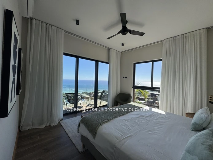 PDS villa for sale in Rivière Noire, Tamarin, 677m² living space, 1.291m² land, 5 bedrooms, private pool, web options...