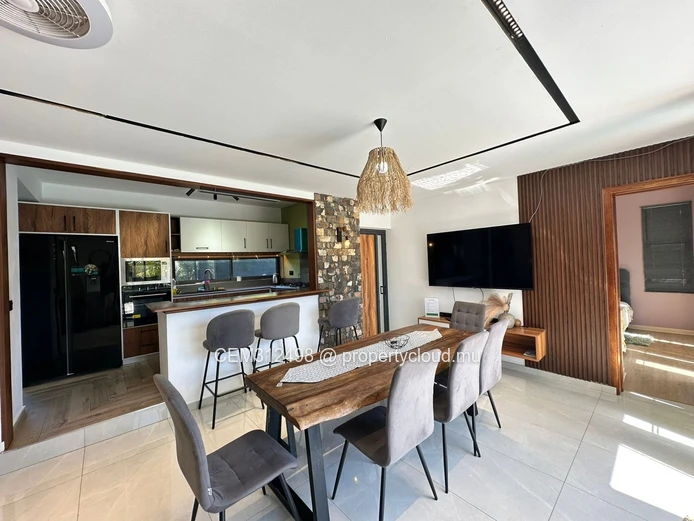 Exceptional Contemporary  4-bedroom Villa for sale in Grand-Baie — Vingt-Pieds