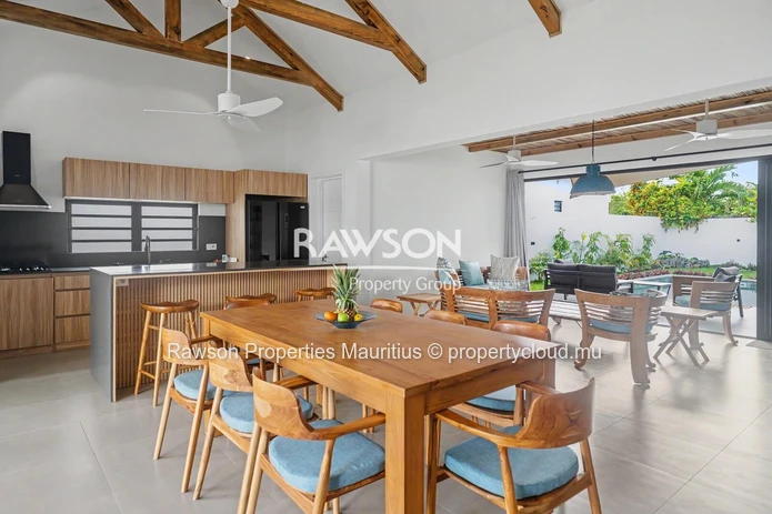 3 En-Suite Bedroom Villa | Private Pool | Garden | Mont Mascal, Petit Raffray