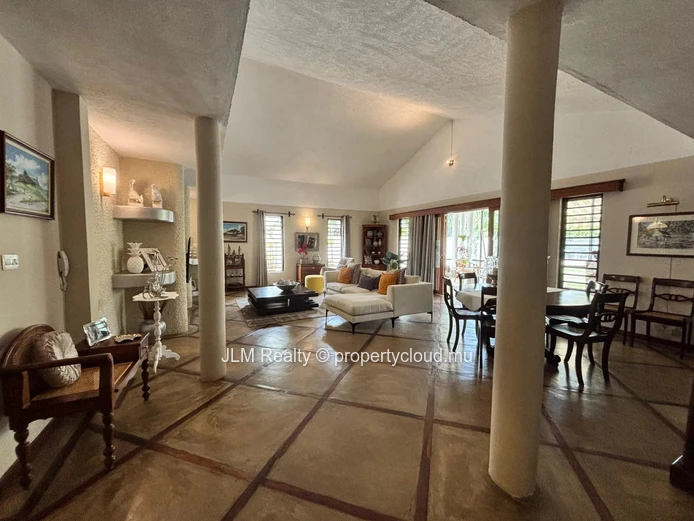 Spacious Villa with Pool, Garden and Mountain View for Sale in a Secure Estate – Petite Rivière Noire, Mauritius