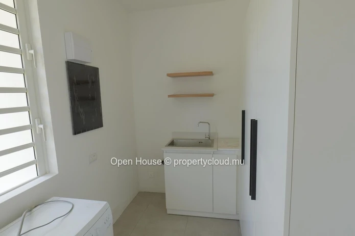Furnished villa for rent in Forbach, 320m², 5 bedrooms, private pool, accessible to foreigners, rental with or withou...