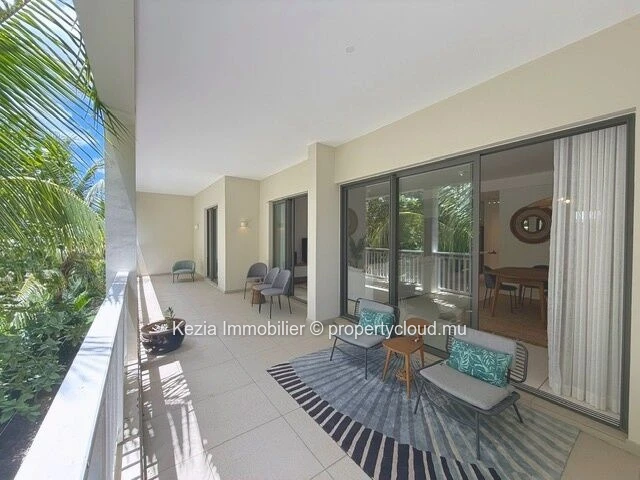 Élégant Appartement Avec Grand Balcon