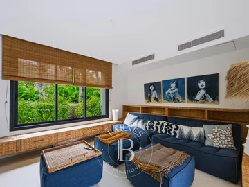 5 Bedroom Villa