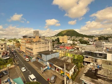 Commercial building at Palma Quatre Bornes for rent.